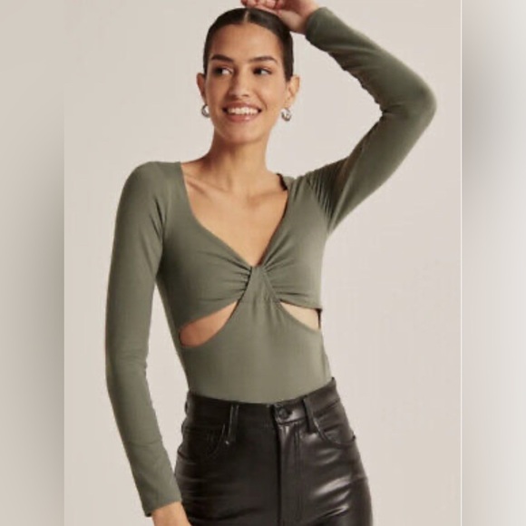 NWT Abrecrombie & Fitch Black Long Sleeve Cutout Bodysuit Size XS - Picture 3 of 16